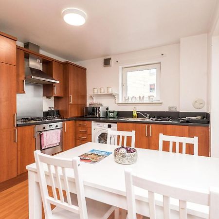 Modern Spacious 3 Bedroom City Centre Apartment - Free Parking - Private Balcony EDI Eksteriør bilde