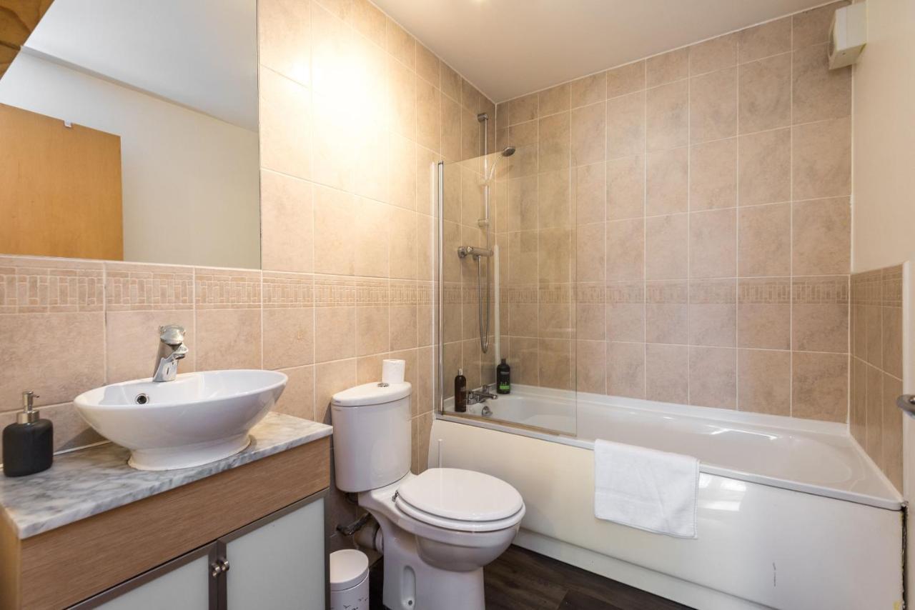 Modern Spacious 3 Bedroom City Centre Apartment - Free Parking - Private Balcony EDI Eksteriør bilde