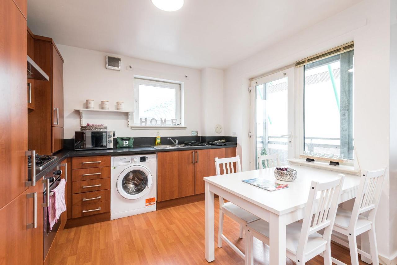 Modern Spacious 3 Bedroom City Centre Apartment - Free Parking - Private Balcony EDI Eksteriør bilde