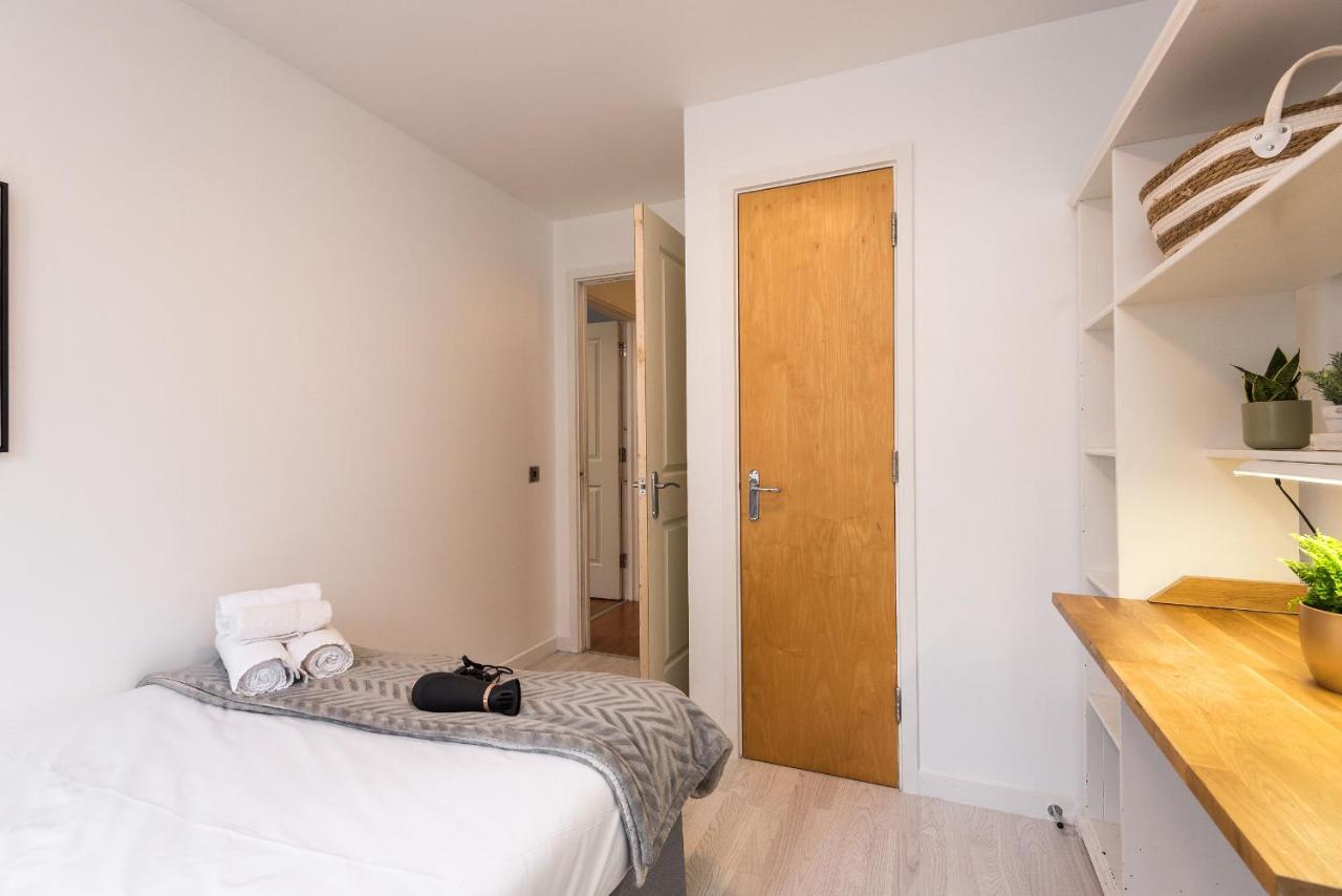 Modern Spacious 3 Bedroom City Centre Apartment - Free Parking - Private Balcony EDI Eksteriør bilde