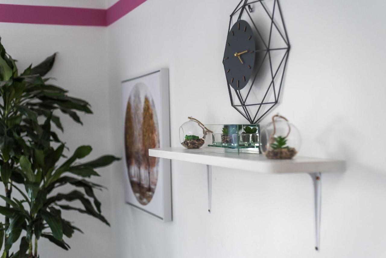 Modern Spacious 3 Bedroom City Centre Apartment - Free Parking - Private Balcony EDI Eksteriør bilde