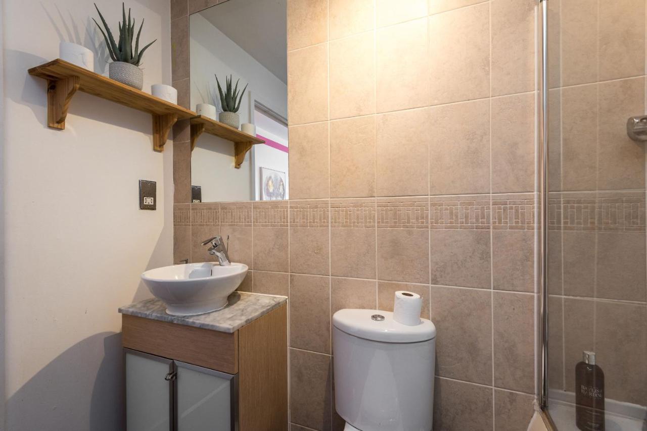 Modern Spacious 3 Bedroom City Centre Apartment - Free Parking - Private Balcony EDI Eksteriør bilde