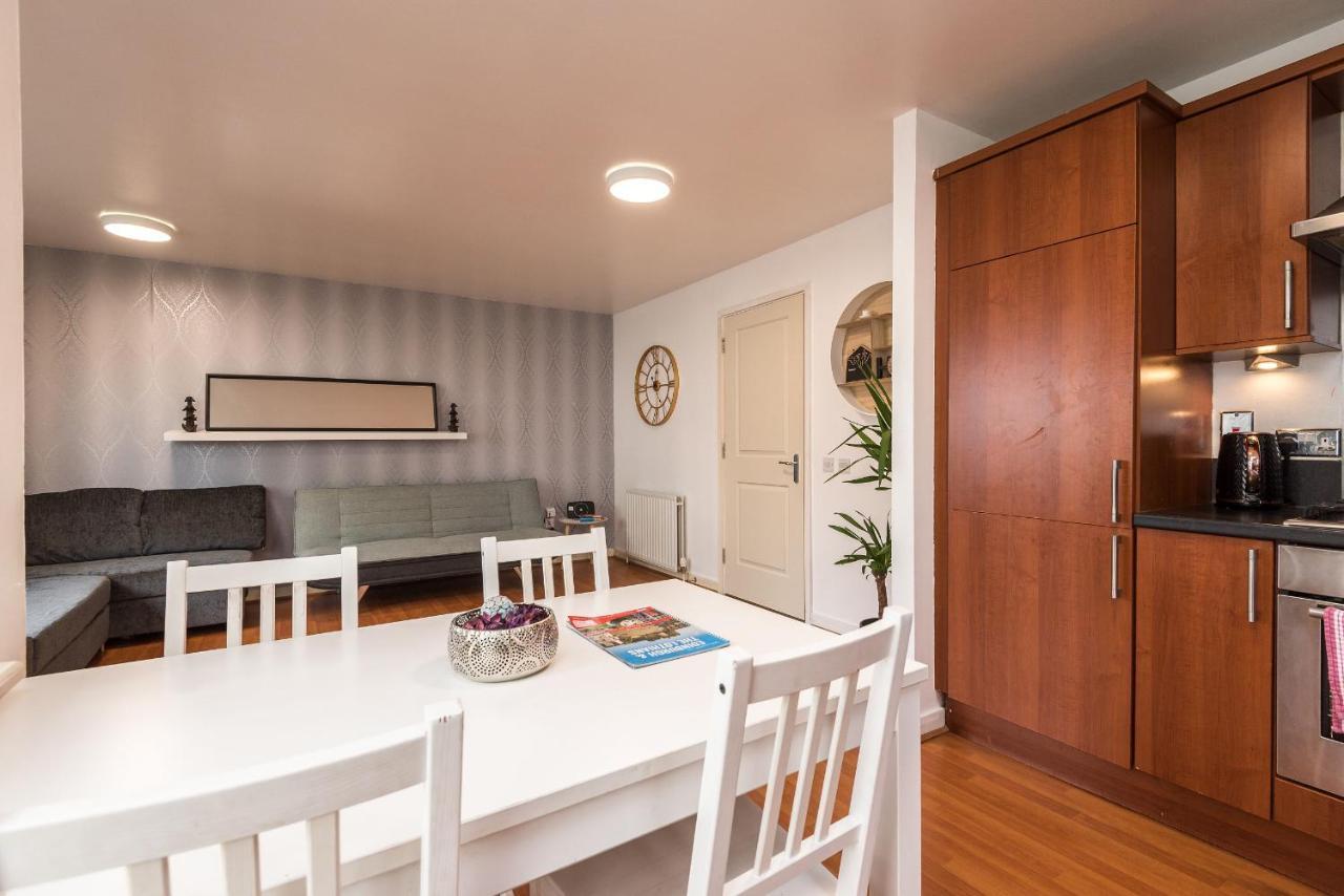 Modern Spacious 3 Bedroom City Centre Apartment - Free Parking - Private Balcony EDI Eksteriør bilde