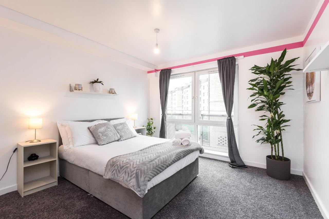 Modern Spacious 3 Bedroom City Centre Apartment - Free Parking - Private Balcony EDI Eksteriør bilde