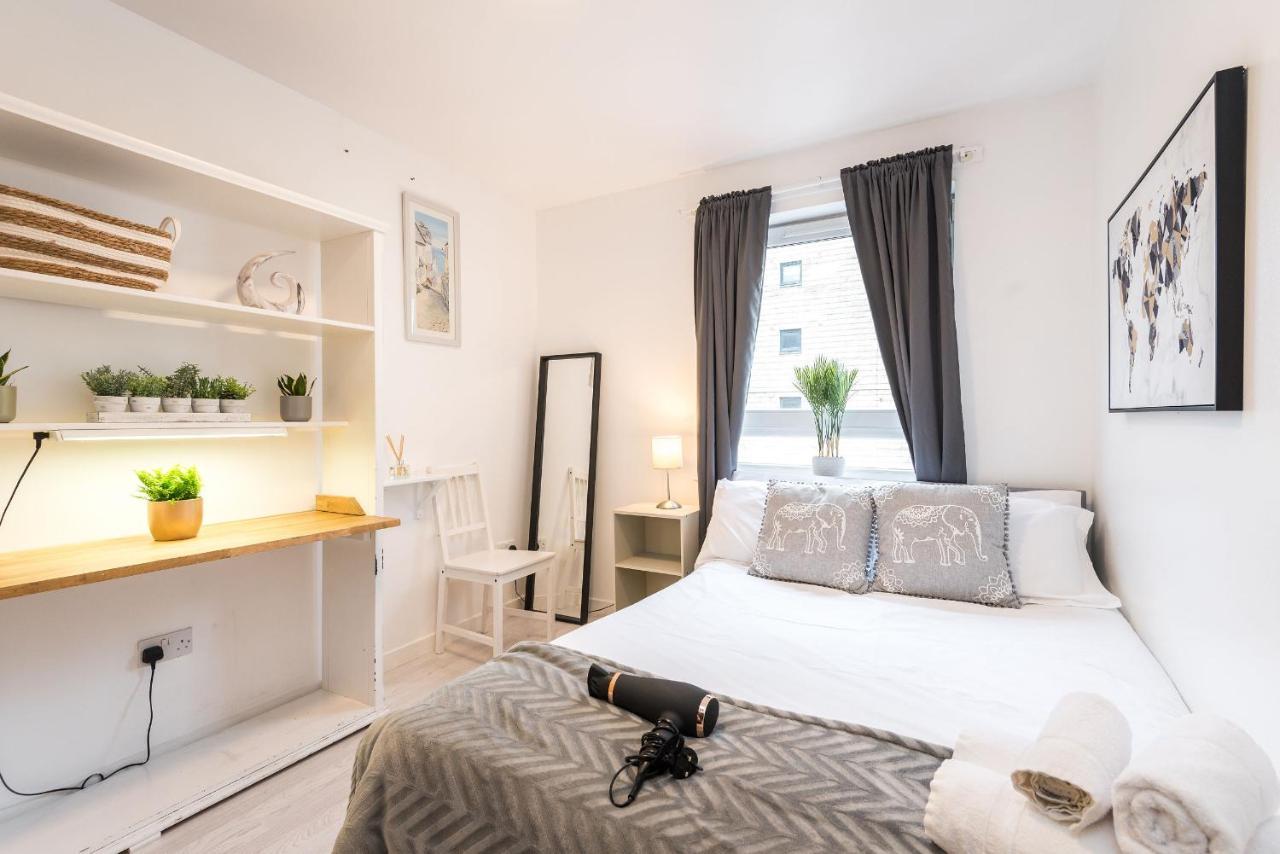 Modern Spacious 3 Bedroom City Centre Apartment - Free Parking - Private Balcony EDI Eksteriør bilde